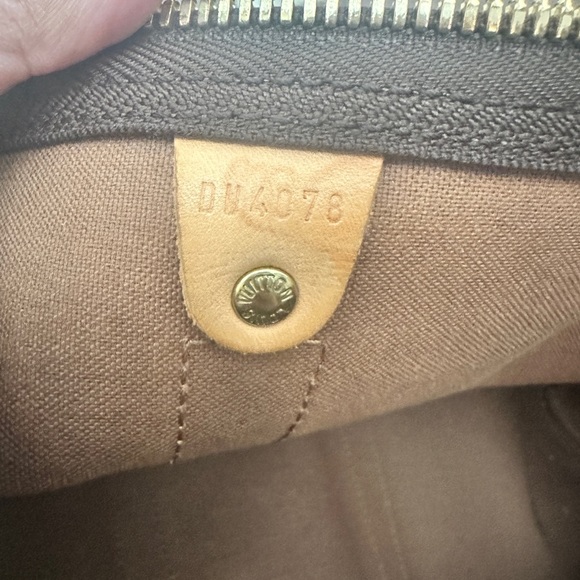 Louis Vuitton Keepall 55 - Picture 16 of 16